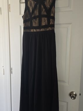En Creme Black and Nude Lace Maxi Dress